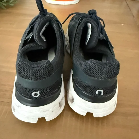 On Running Black Cloudswift Shoes - Picture 6 of 6